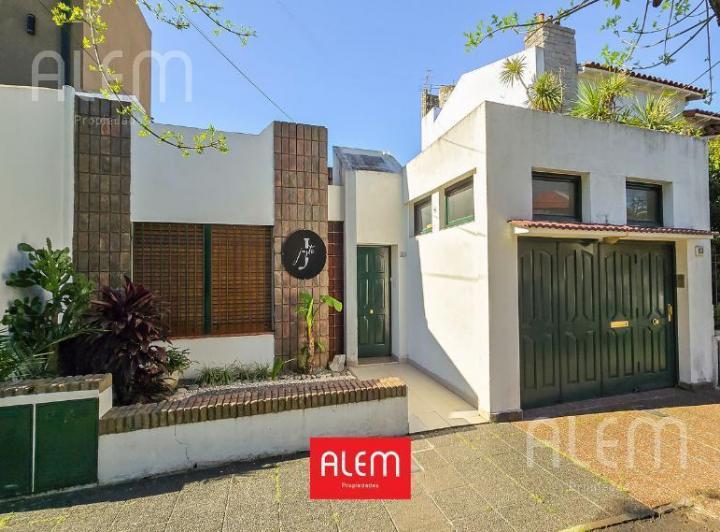 Casa · 389m² · 8 Ambientes · 3 Cocheras