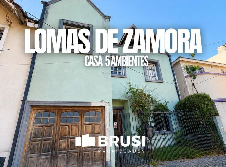 Casa · 300m² · 5 Ambientes · 1 Cochera