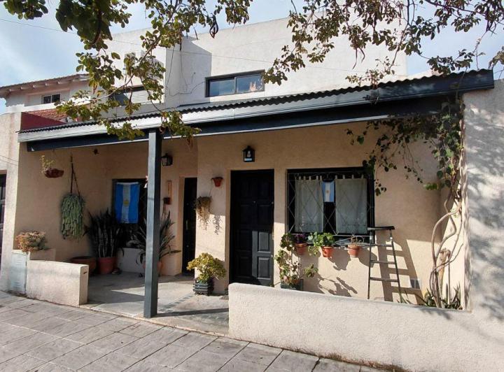 Casa · 200m² · 7 Ambientes · 1 Cochera