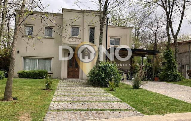 Casa · 229m² · 5 Ambientes