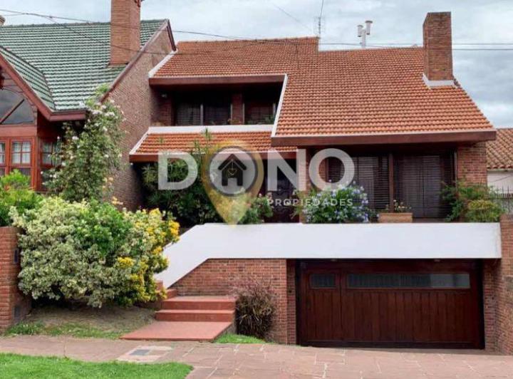 Casa · 339m² · 5 Ambientes · 2 Cocheras
