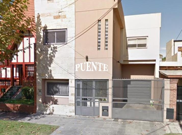 Casa · 250m² · 5 Ambientes · 2 Cocheras