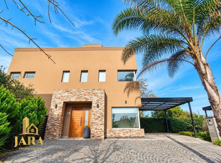 Casa · 191m² · 6 Ambientes · 2 Cocheras