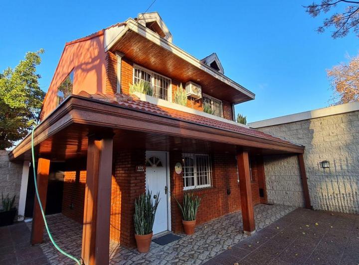Casa · 145m² · 6 Ambientes