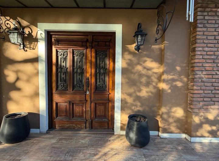 Casa · 280m² · 5 Ambientes