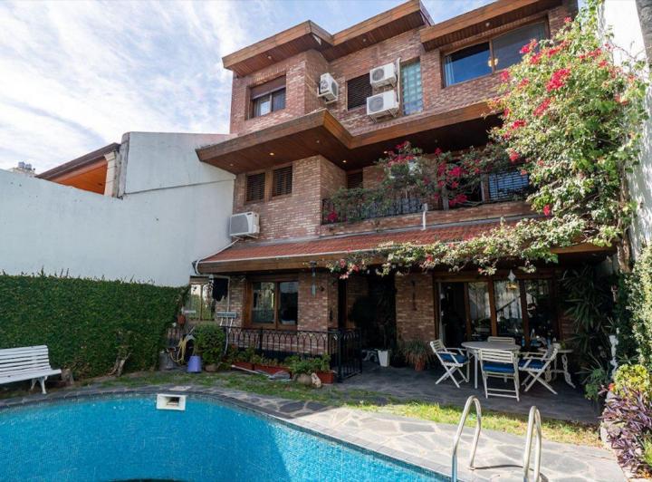 Casa · 276m² · 4 Ambientes · 3 Cocheras