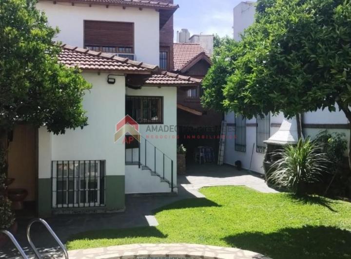 Casa · 276m² · 6 Ambientes · 3 Cocheras