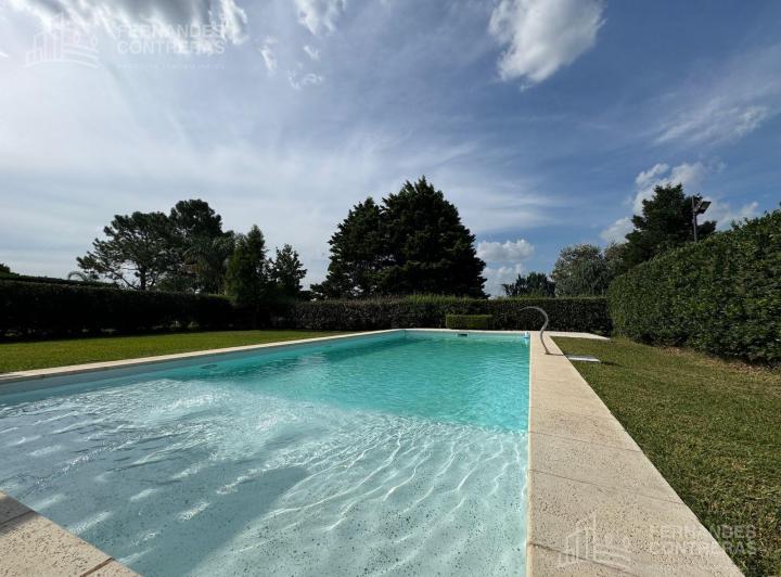 Casa · 338m² · 6 Ambientes · 1 Cochera