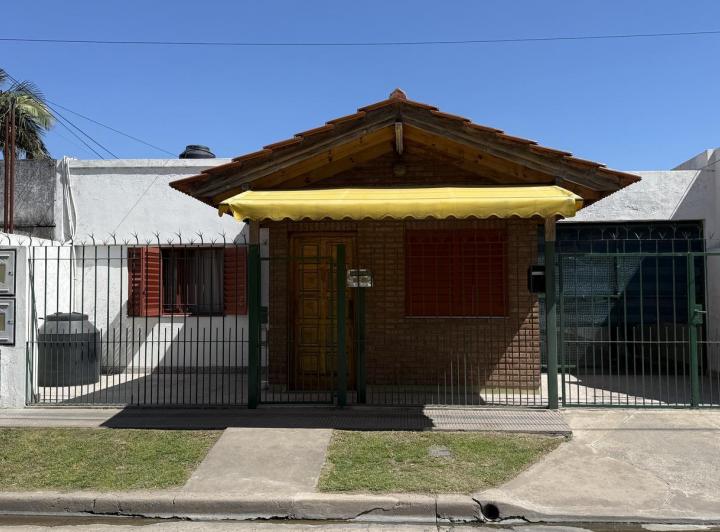 Casa · 200m² · 9 Ambientes · 3 Cocheras