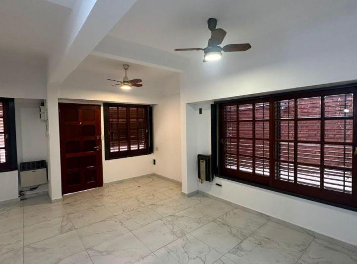 Casa · 320m² · 6 Ambientes · 3 Cocheras