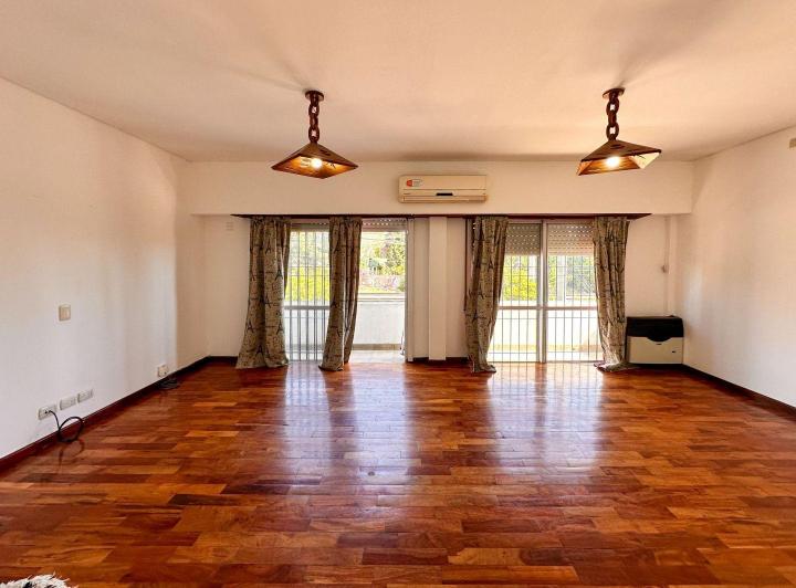 Casa · 160m² · 7 Ambientes
