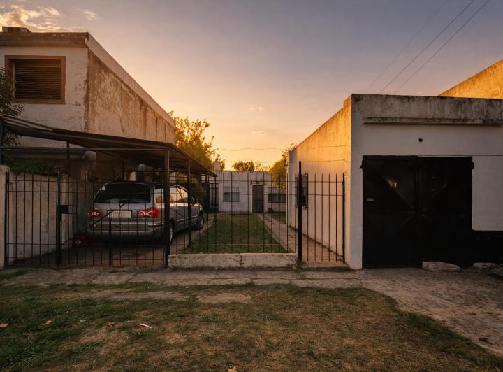 Casa · 200m² · 6 Ambientes · 2 Cocheras