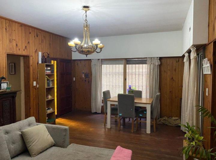 Casa · 120m² · 5 Ambientes · 2 Cocheras