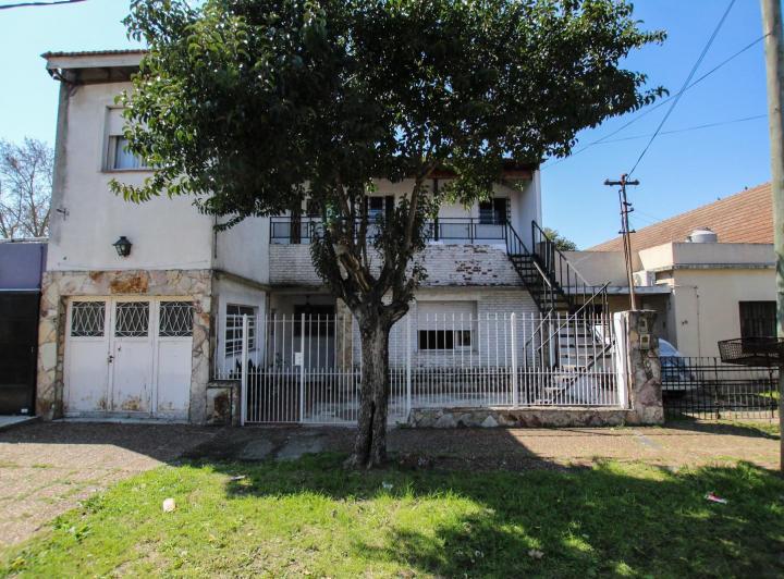 Casa · 153m² · 6 Ambientes · 1 Cochera