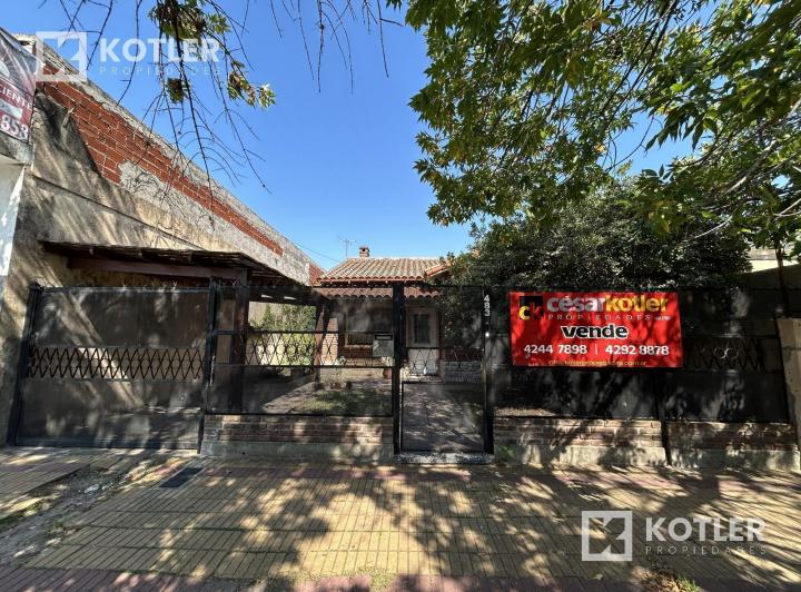 Casa · 230m² · 6 Ambientes · 1 Cochera
