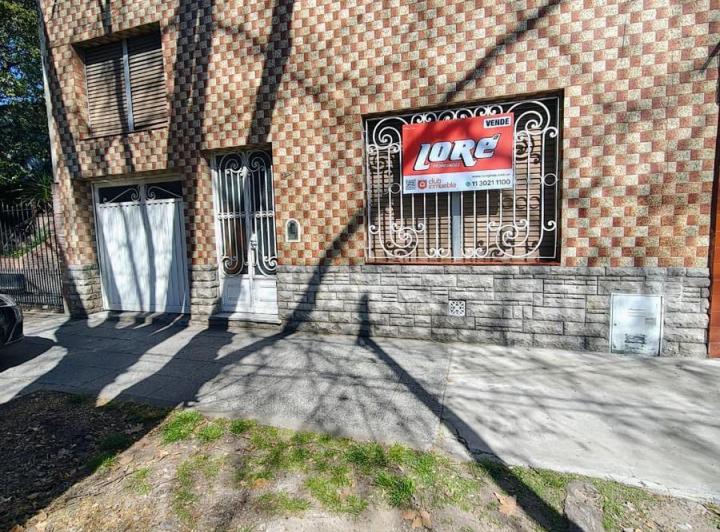 Casa · 5 Ambientes · 1 Cochera