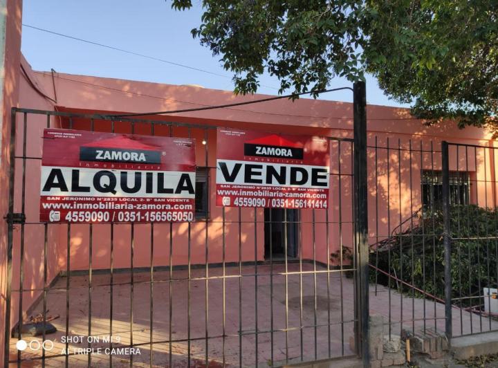 Casa · 2 Dormitorios · 1 Cochera