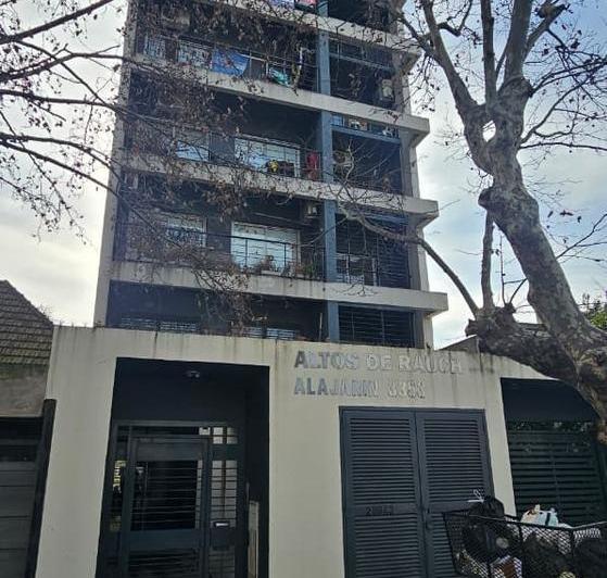 Departamento · 77ha · 4 Ambientes · 1 Cochera