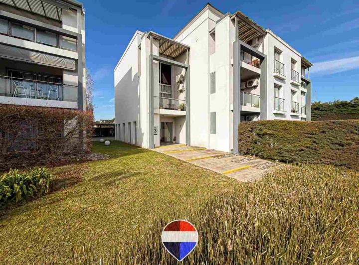 Departamento · 49m² · 2 Ambientes · 1 Cochera