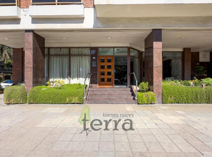 Departamento · 123m² · 4 Ambientes · 1 Cochera