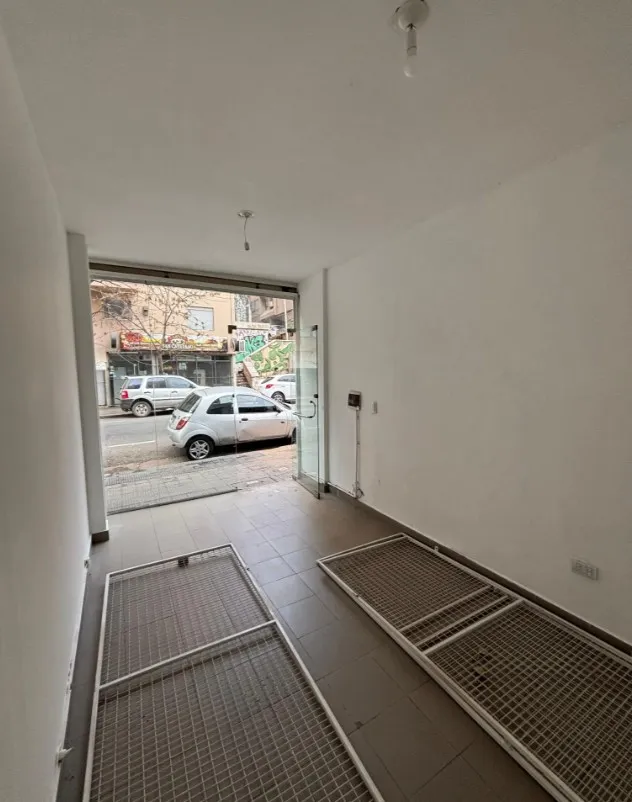 ALQUILER LOCAL COMERCIAL A LA CALLE INDEPENDENCIA 1100