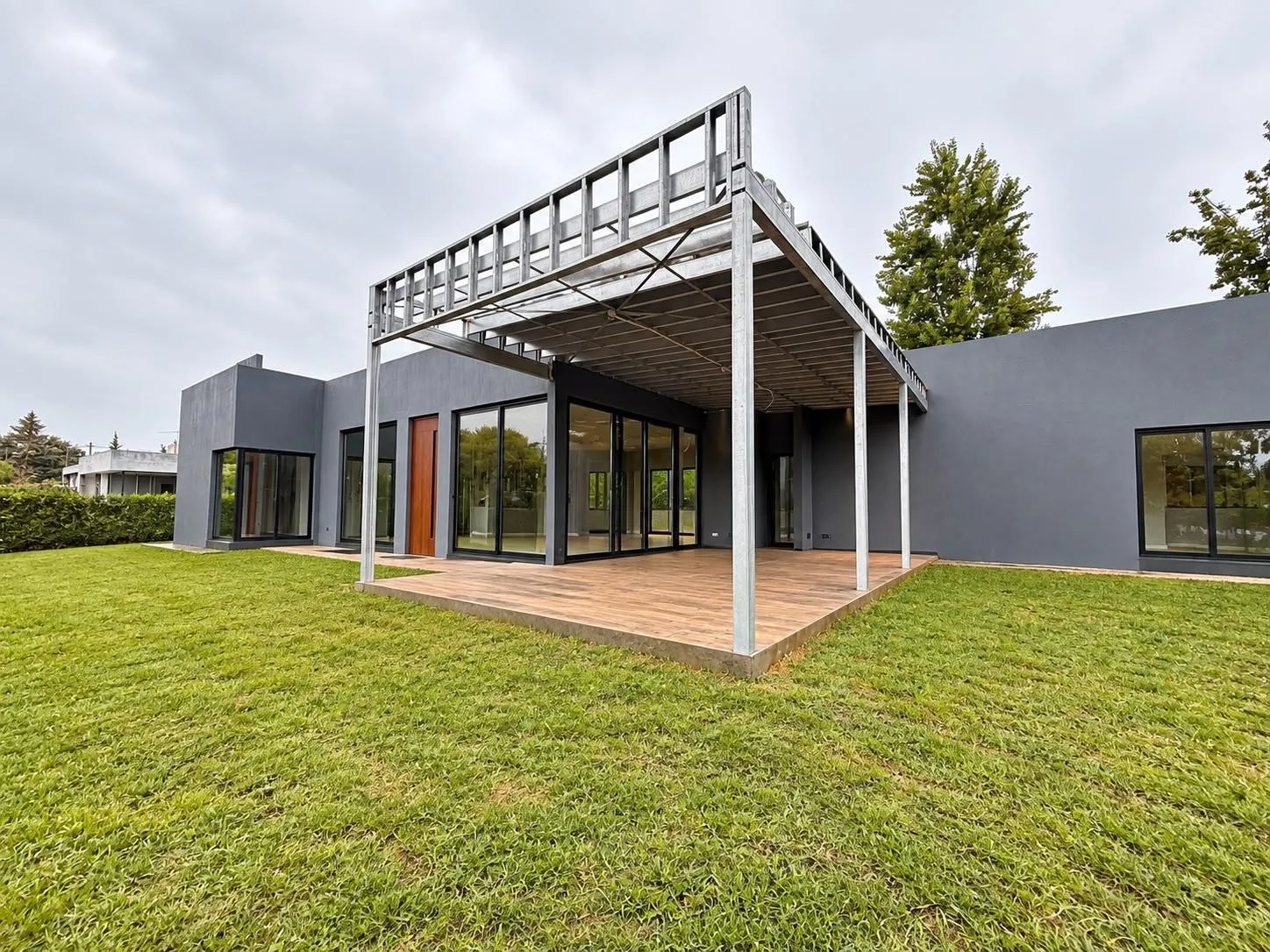 VENTA | Casa 3 dorm, 3 baños (1 en suite) - En exclusivo Country Las Corzuelas - THO10498134