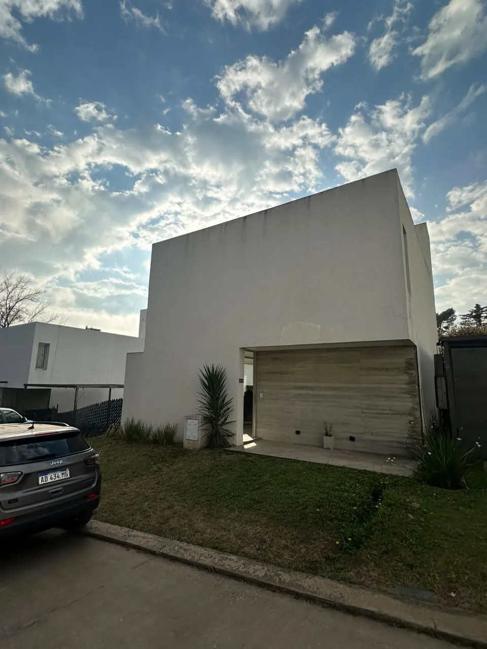 Duplex Aqluiler en B La Carolina Vilage