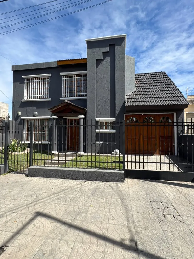 VENTA CASA 4 DORM 4 BAÑOS  PILETA APTO CREDITO- YOFRE NORTE