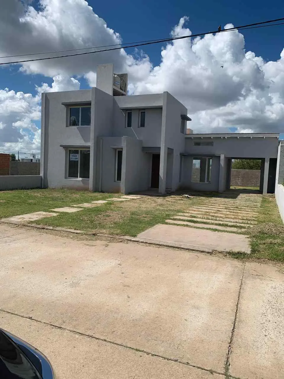 CASA VENTA COMARCA  VILLA ALLENDE  3 DORMITORIOS 3 baños 1 dorm. en PB