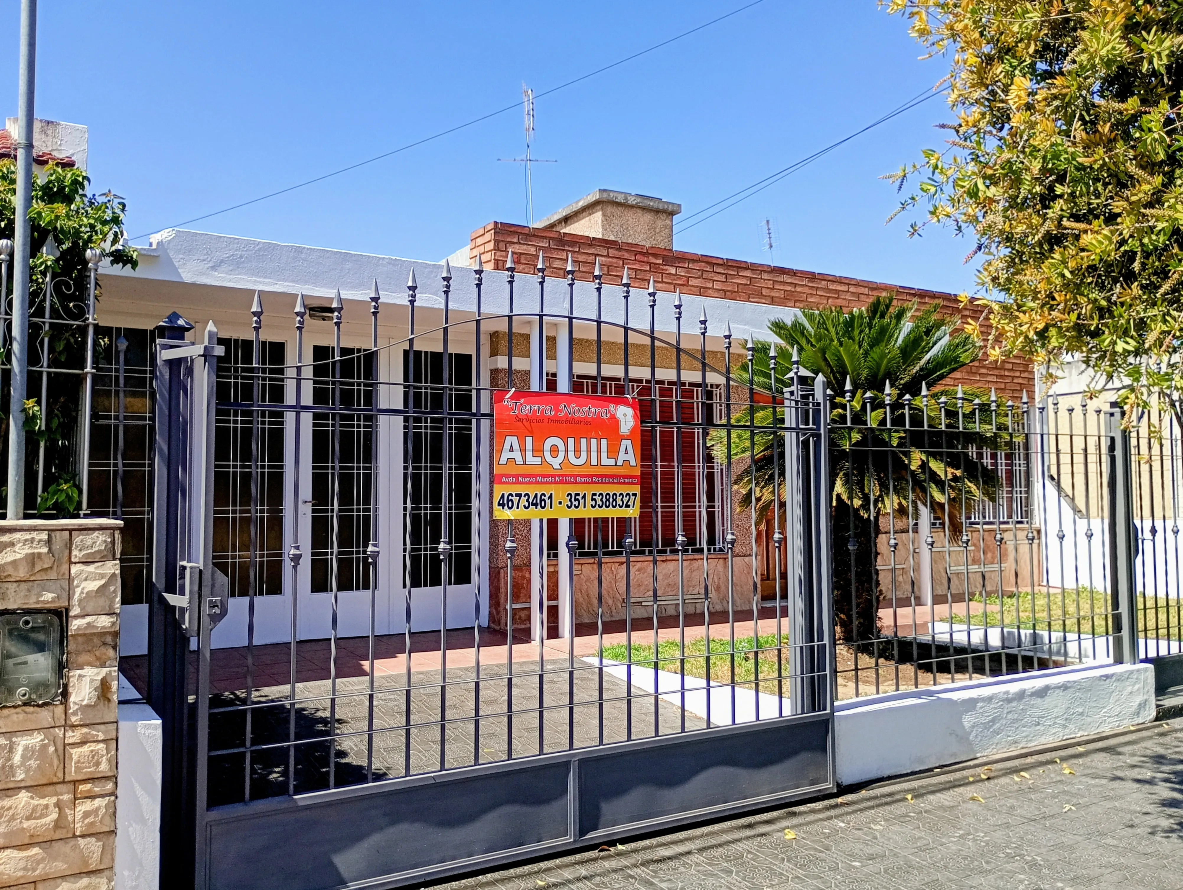 ALQUILO B° AYACUCHO. COM. 2D. COCINA EQUIPADA.2 BAÑOS. COCHERA DOBLE PASANTE AL PATIO.LAV/CUB.