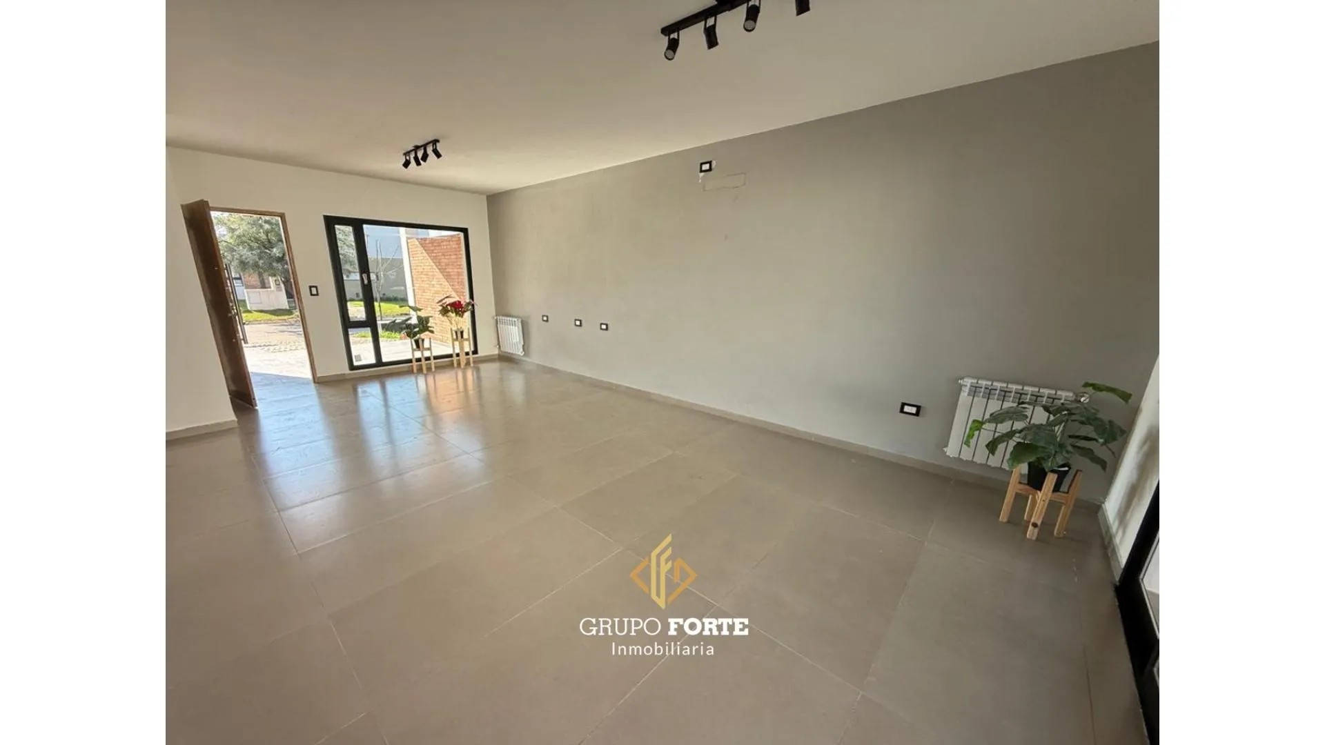 Casa en venta- DOCTA con escritura