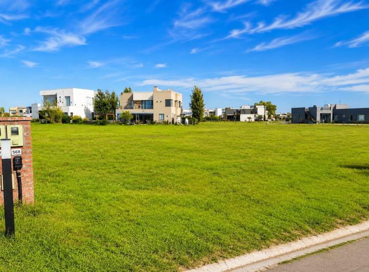 Terreno · 1316m²