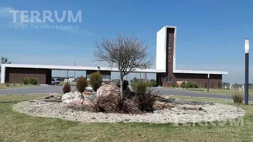 Terreno · 742m²