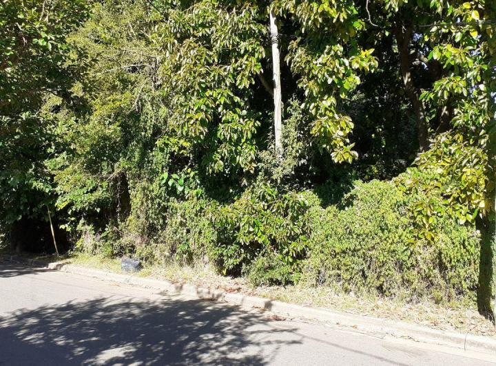 Terreno · 843m²