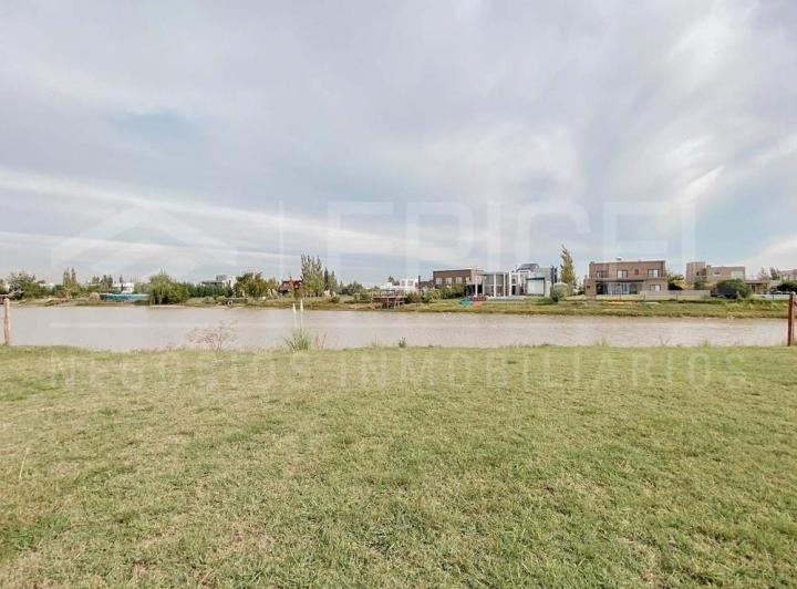 Terreno · 1044m²