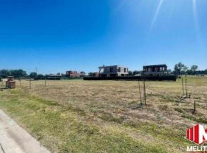 Terreno · 642m²
