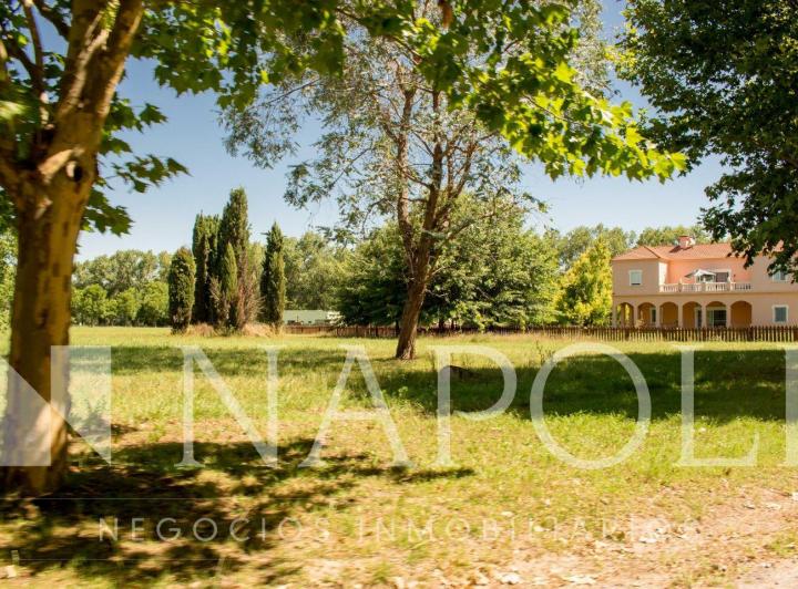 Terreno · 826m²