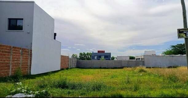 Terreno · 381m²