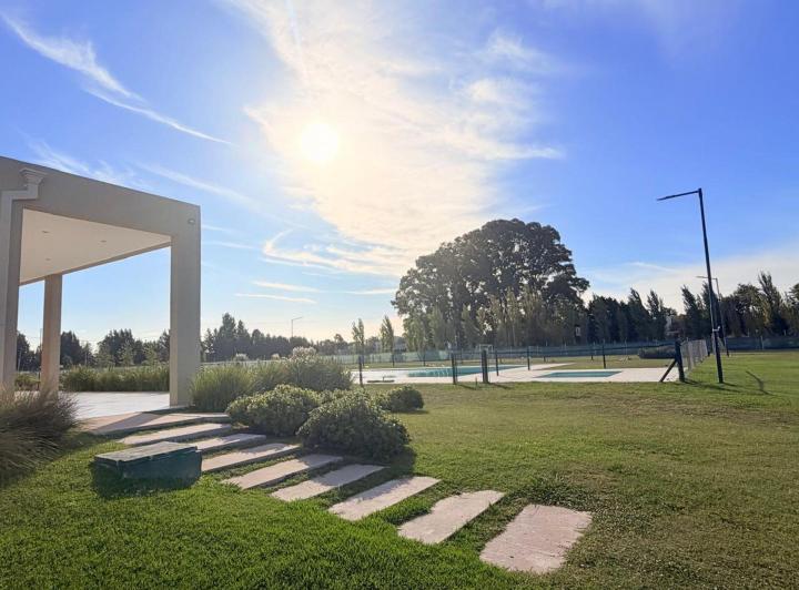 Terreno · 618m²