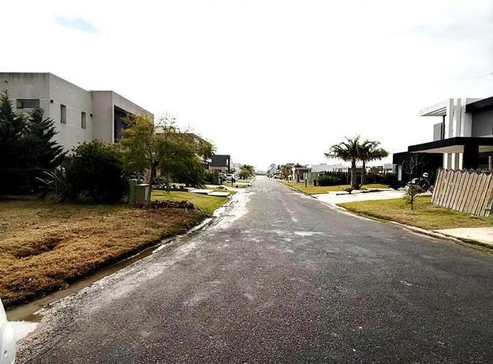 Terreno · 700m²