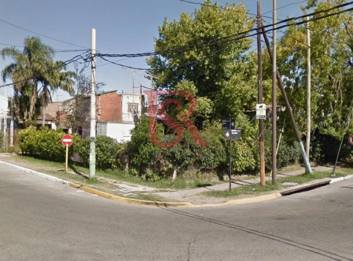Terreno · 221m²