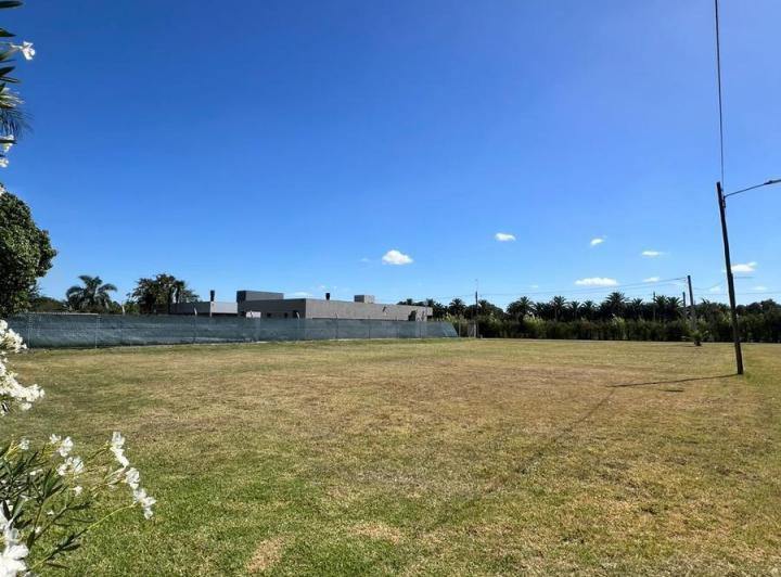 Terreno · 1300m²