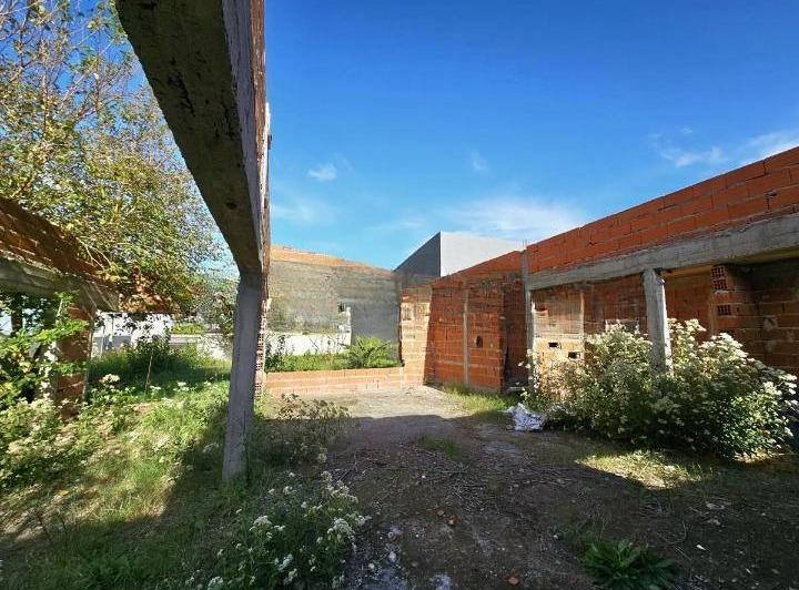 Terreno · 731m²