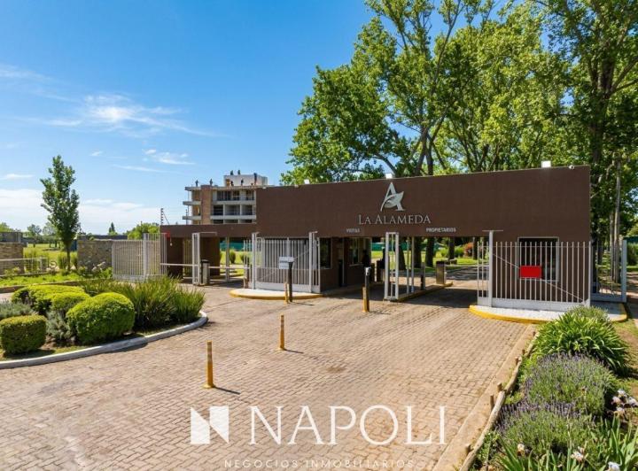 Terreno · 836m²