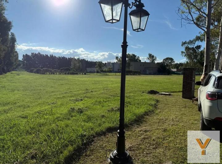 Terreno · 1200m²