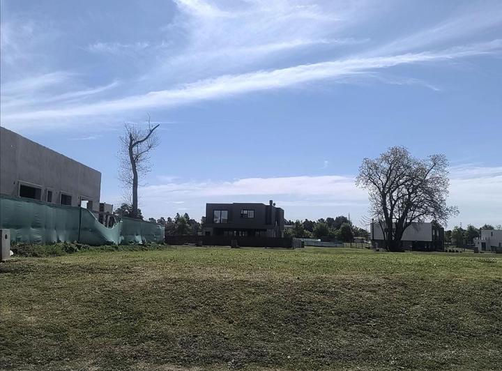 Terreno · 600m²