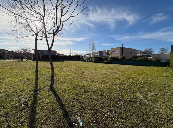 Terreno · 652m²