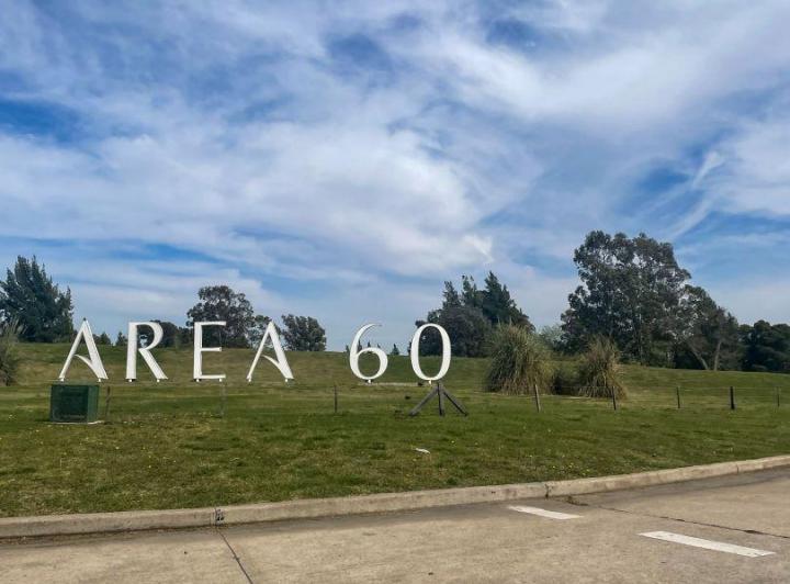 Terreno · 1231m²