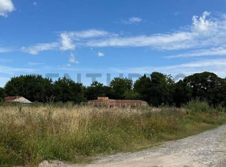 Terreno · 690m²