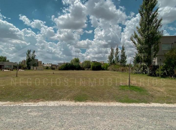 Terreno · 900m²